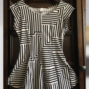 Fitted short sleeve blouse